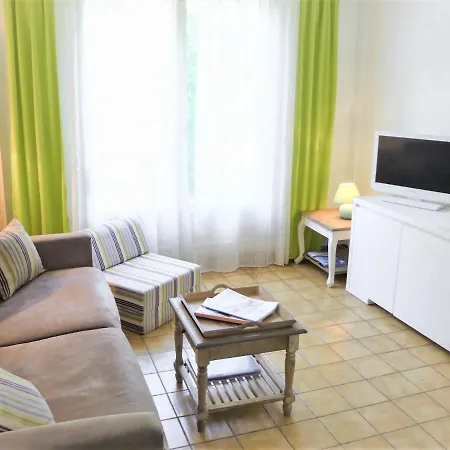 Apartment Les Vignes By Interhome