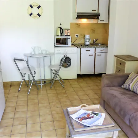 Apartment Les Vignes By Interhome Cavalaire-sur-Mer